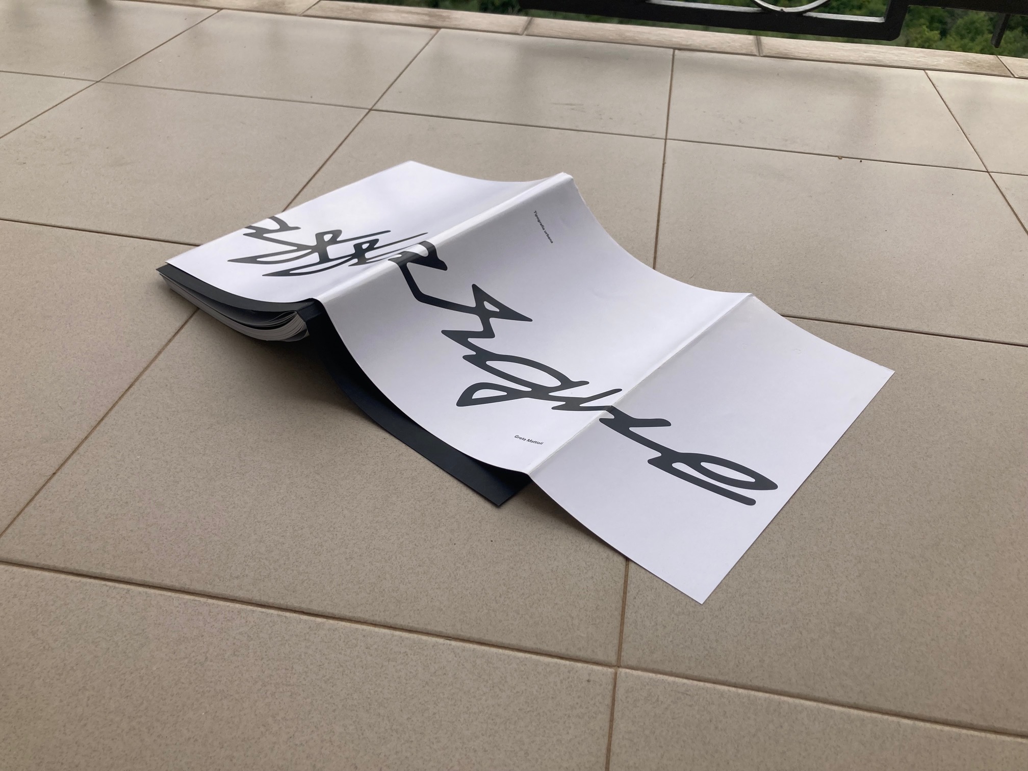 tipografia urbana sovracoperta